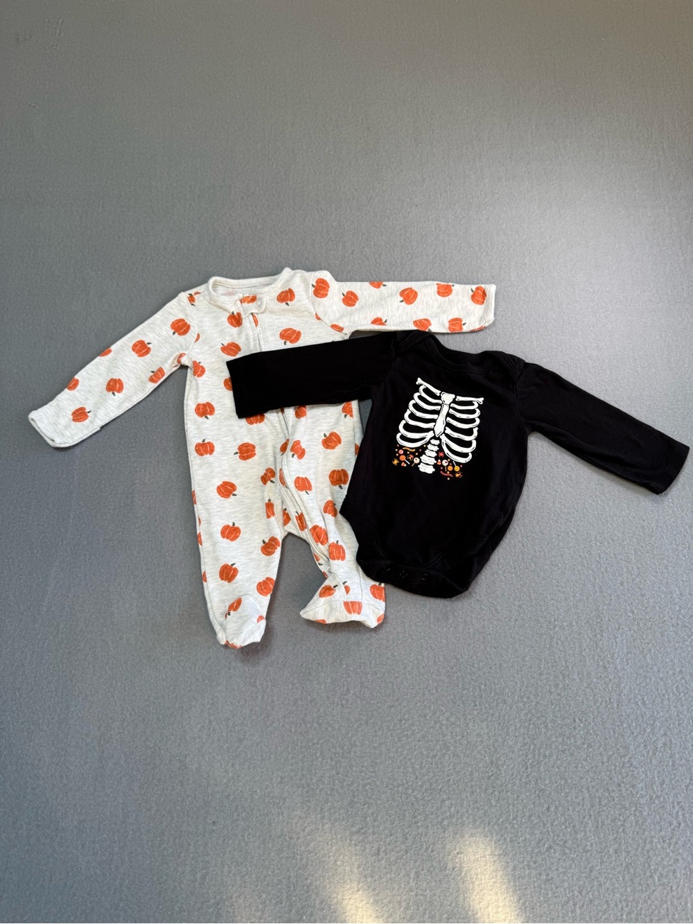 Halloween Carters & Children’s Place 0-3 month Footie & Body Suit 2 Pk